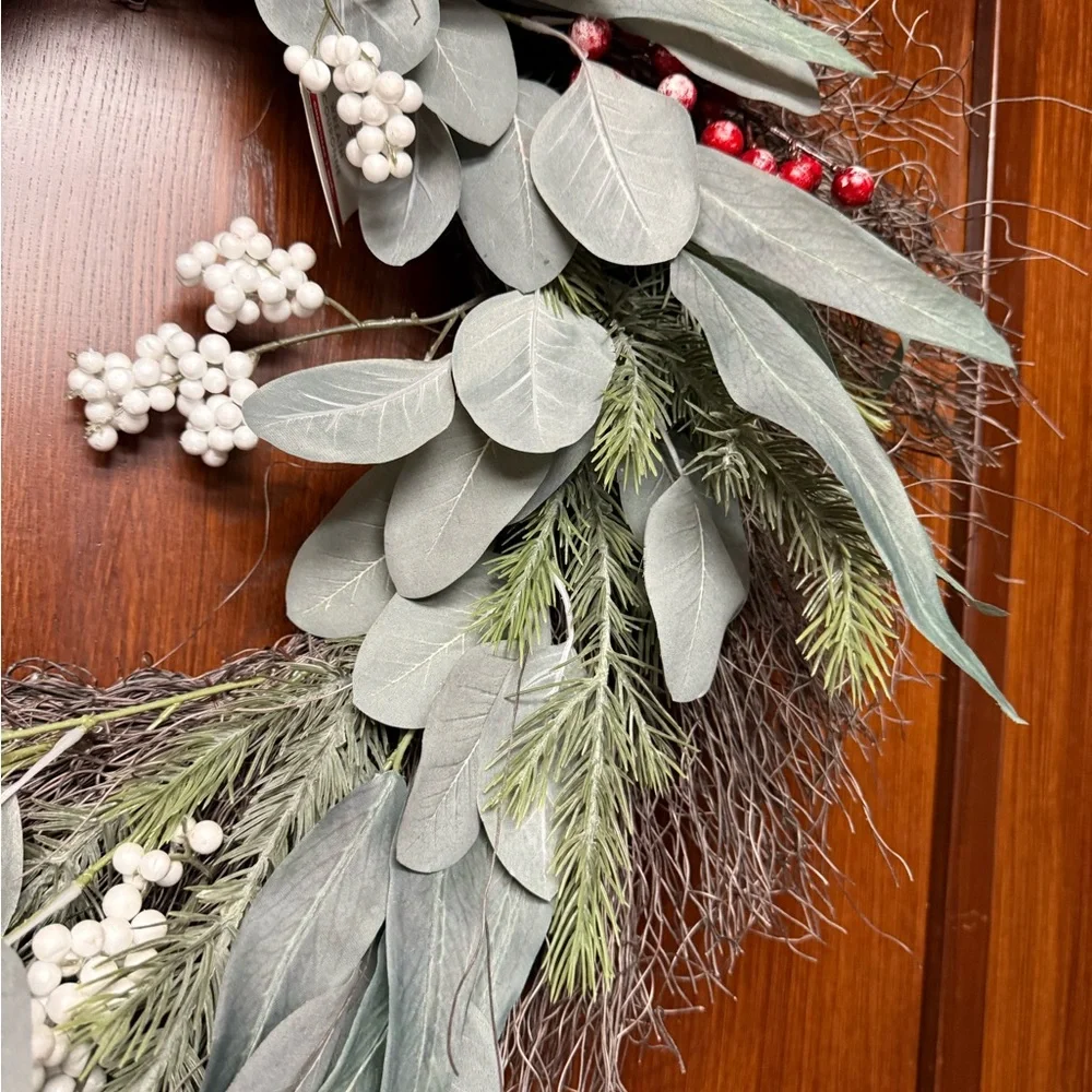 Ashland Holiday Wreath with Long Eucalyptus